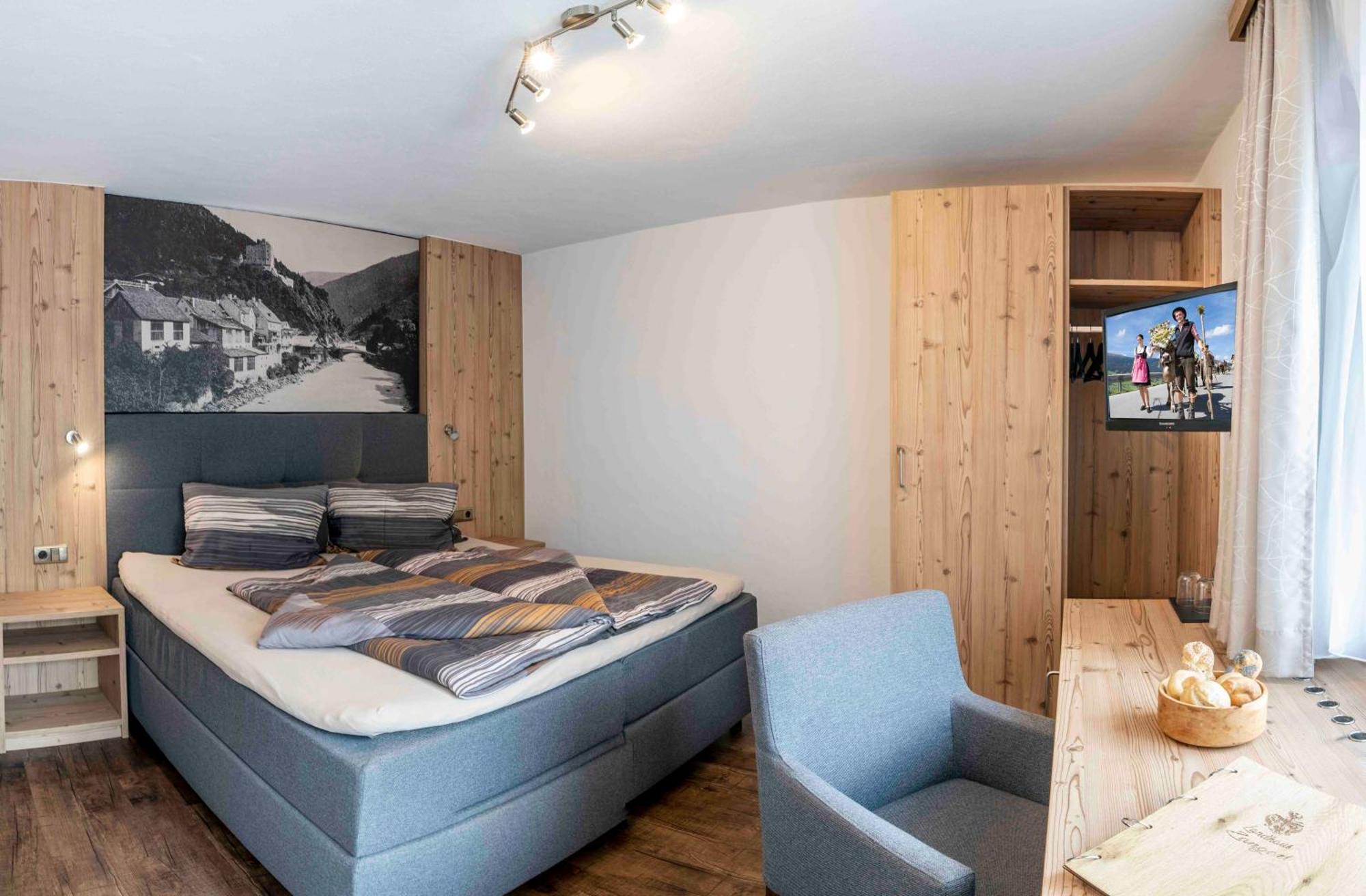 Landhaus Zangerl - Kobelerhof ลันเด็ค ห้อง รูปภาพ